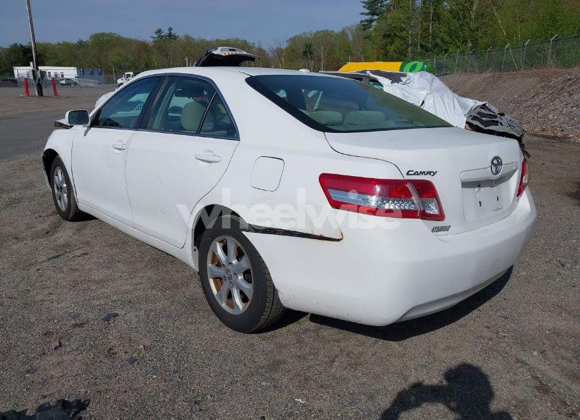 Photo 3 of 2011 Toyota Camry LE (VIN 4T4BF3EK1BR145788)