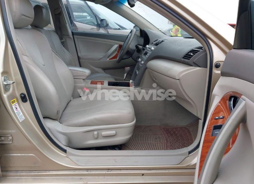 Photo 5 of 2011 Toyota Camry XLE (VIN 4T4BF3EK1BR150067)