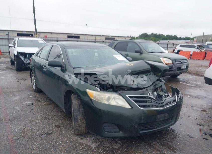 2011 Toyota Camry LE (VIN 4T4BF3EK1BR151185) main photo