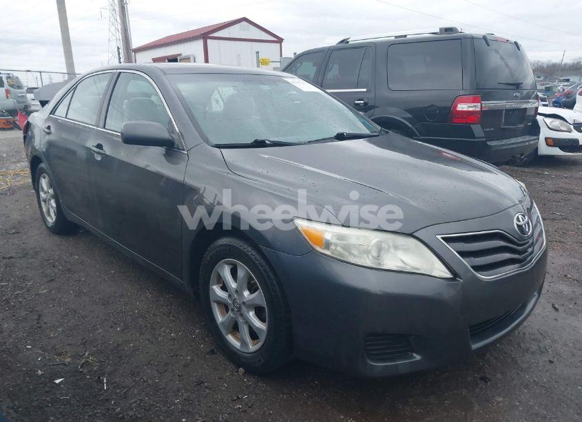 2011 Toyota Camry LE (VIN 4T4BF3EK1BR173347) main photo