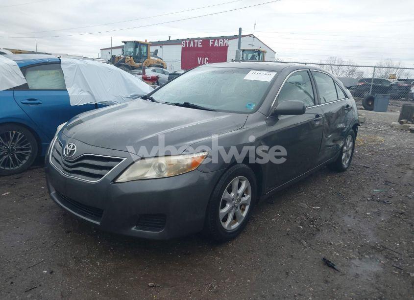Photo 2 of 2011 Toyota Camry LE (VIN 4T4BF3EK1BR173347)