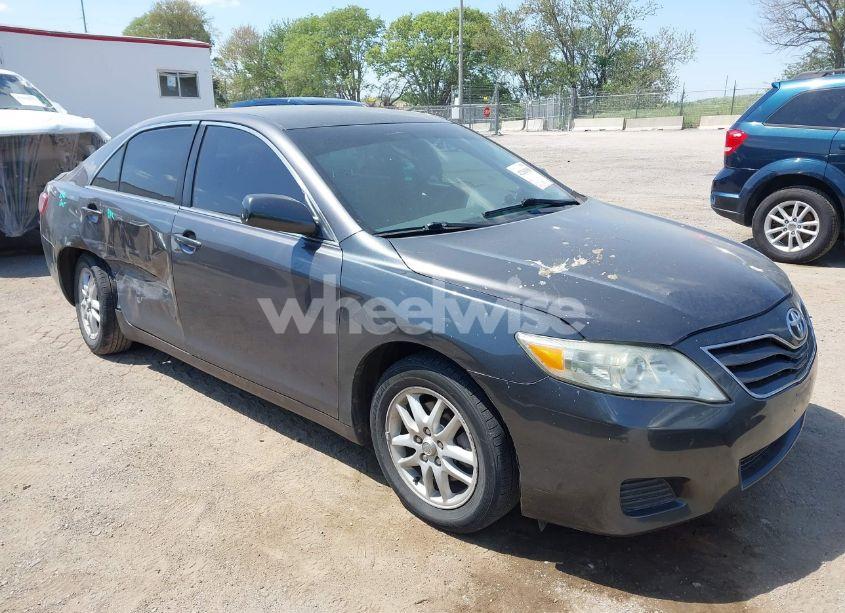 2011 Toyota Camry LE (VIN 4T4BF3EK1BR179942) main photo