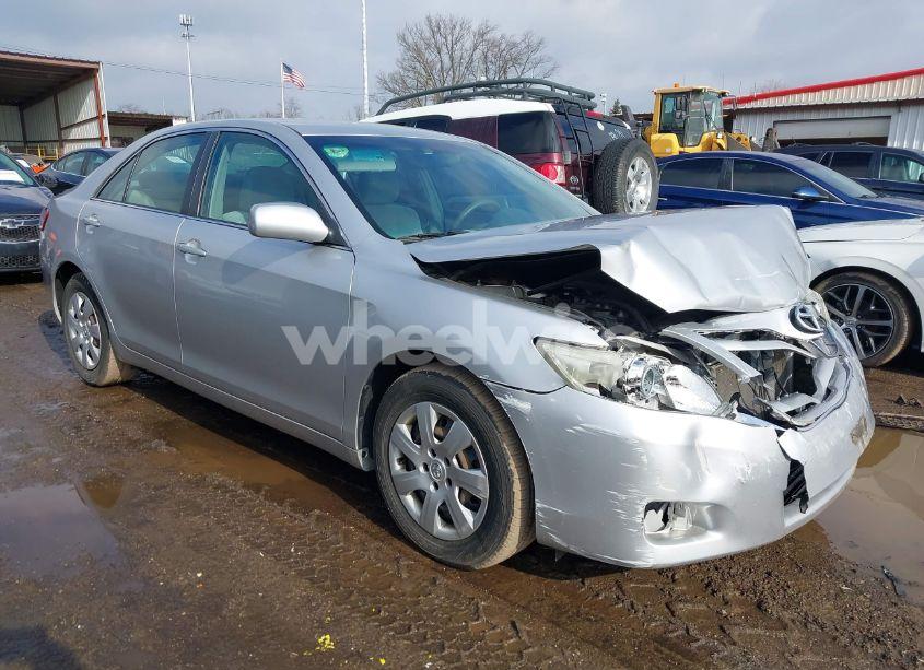 2011 Toyota Camry LE (VIN 4T4BF3EK1BR184011) main photo
