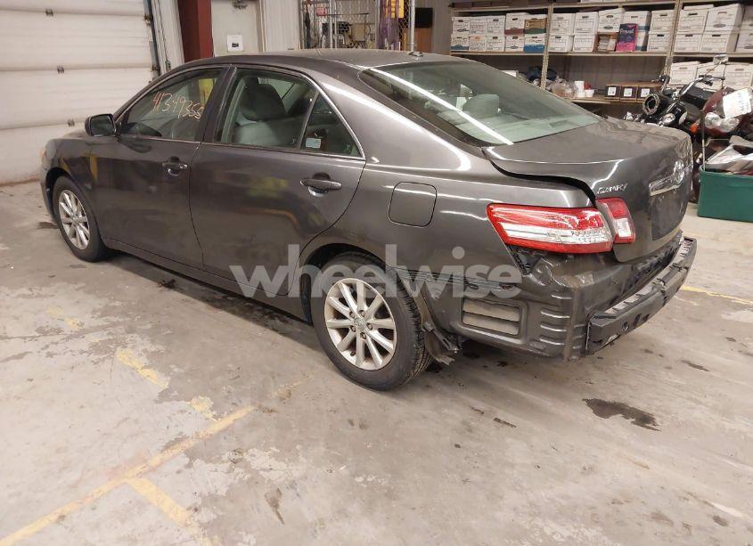 Photo 3 of 2011 Toyota Camry XLE (VIN 4T4BF3EK1BR188267)