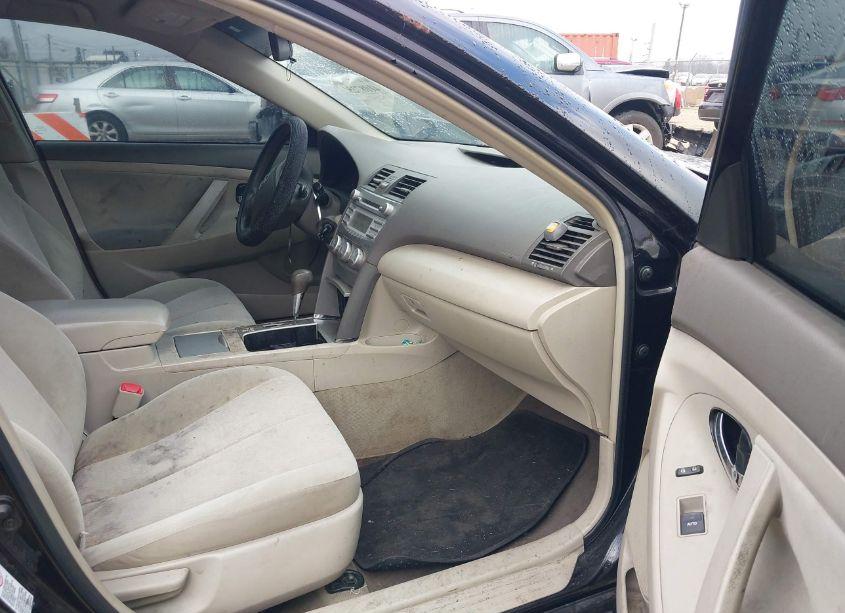 Photo 5 of 2011 Toyota Camry LE (VIN 4T4BF3EK1BR206041)