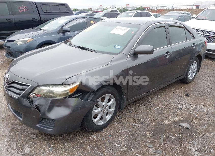 Photo 2 of 2011 Toyota Camry LE (VIN 4T4BF3EK1BR216262)