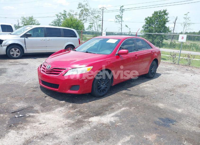 Photo 2 of 2010 Toyota Camry LE (VIN 4T4BF3EK2AR001049)