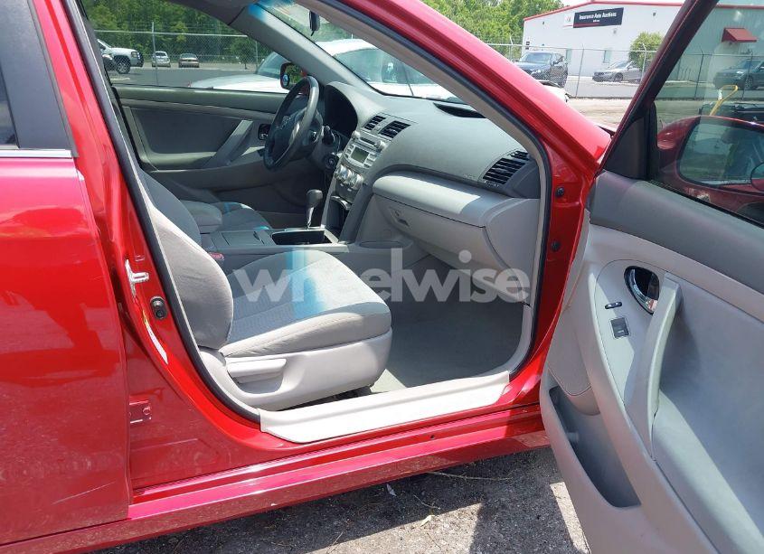 Photo 5 of 2010 Toyota Camry LE (VIN 4T4BF3EK2AR001049)