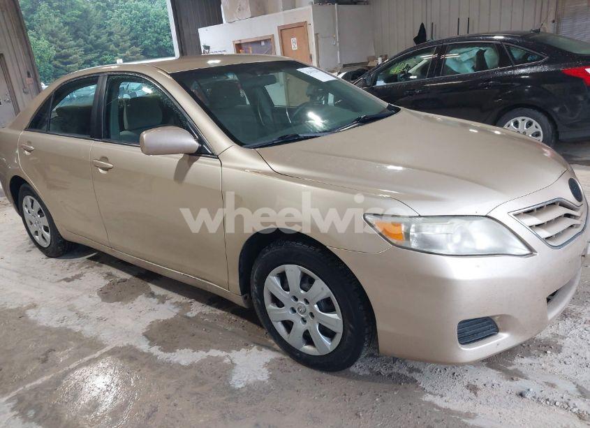 2010 Toyota Camry LE (VIN 4T4BF3EK2AR001214) main photo