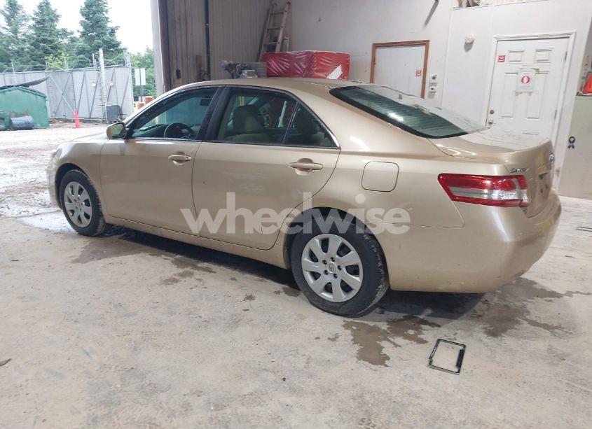 Photo 3 of 2010 Toyota Camry LE (VIN 4T4BF3EK2AR001214)