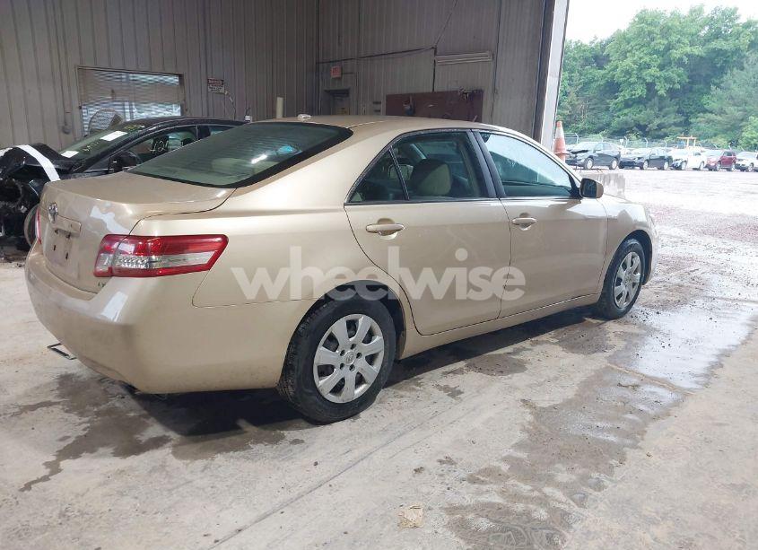 Photo 4 of 2010 Toyota Camry LE (VIN 4T4BF3EK2AR001214)