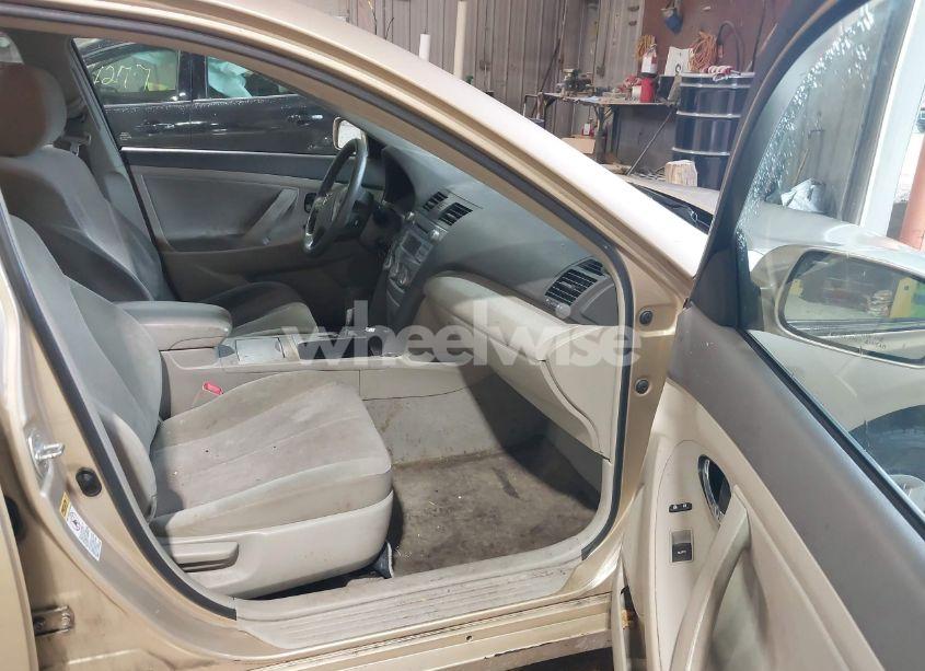 Photo 5 of 2010 Toyota Camry LE (VIN 4T4BF3EK2AR001214)