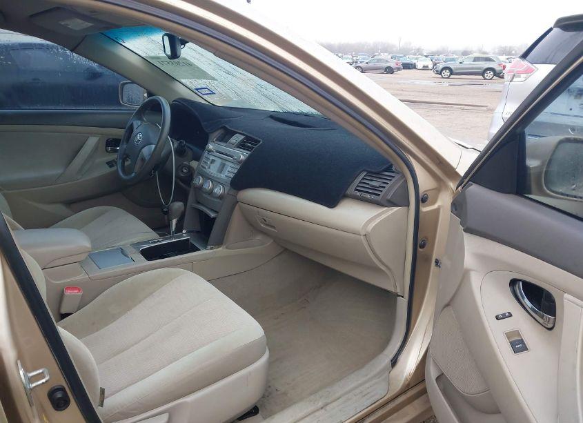 Photo 5 of 2010 Toyota Camry LE (VIN 4T4BF3EK2AR003495)