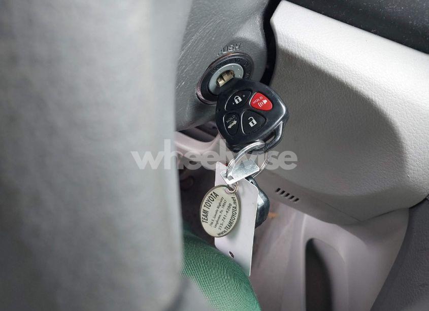Photo 11 of 2010 Toyota Camry LE (VIN 4T4BF3EK2AR005697)