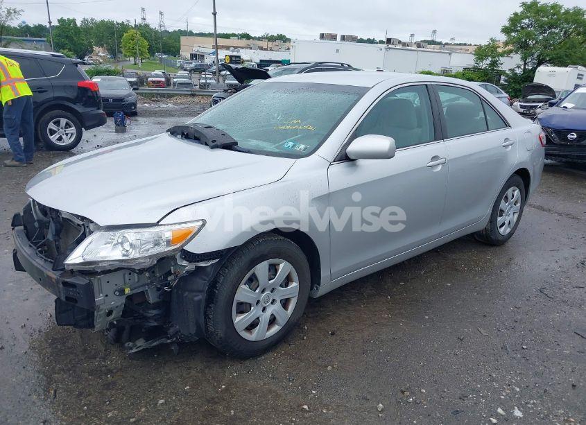 Photo 2 of 2010 Toyota Camry LE (VIN 4T4BF3EK2AR005697)