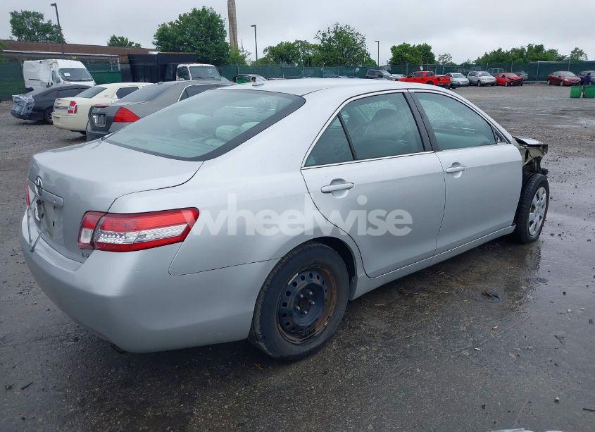 Photo 4 of 2010 Toyota Camry LE (VIN 4T4BF3EK2AR005697)