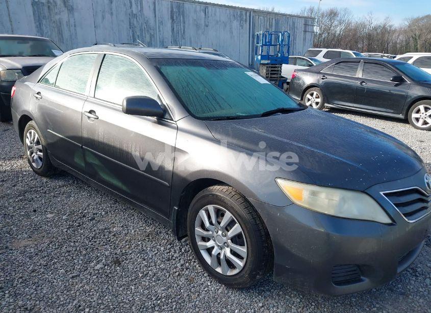 2010 Toyota Camry LE (VIN 4T4BF3EK2AR018952) main photo