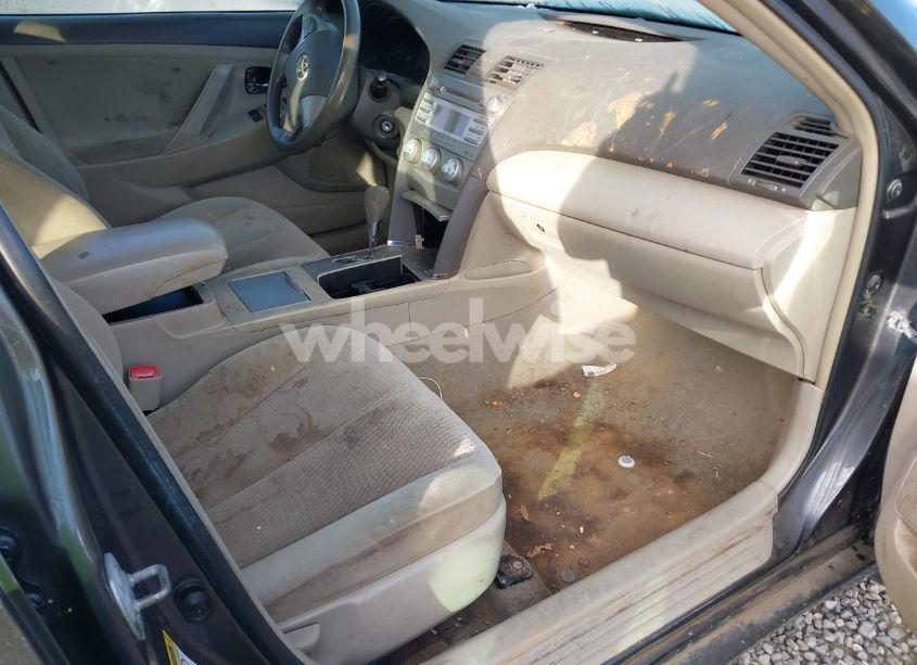 Photo 5 of 2010 Toyota Camry LE (VIN 4T4BF3EK2AR018952)