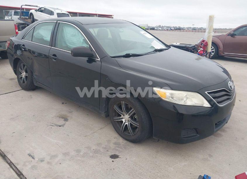 2010 Toyota Camry LE (VIN 4T4BF3EK2AR040918) main photo