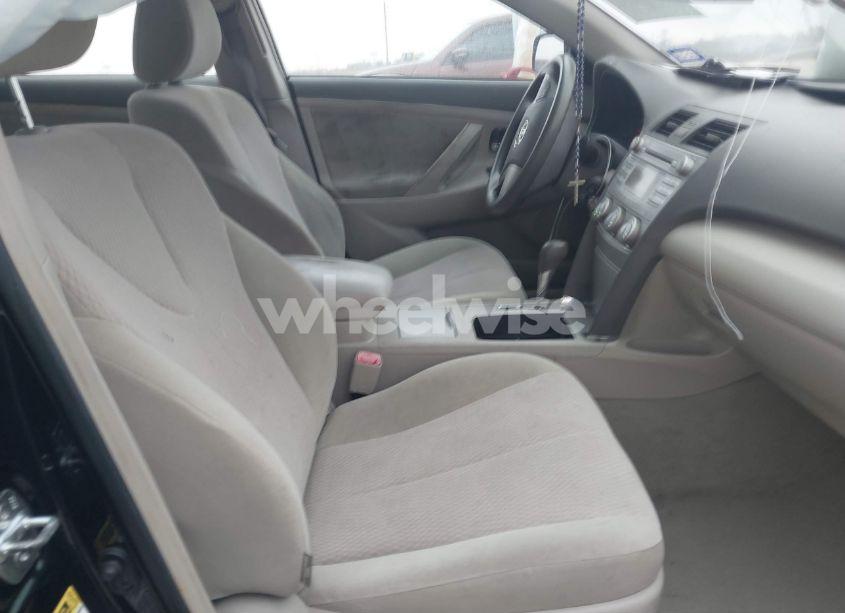 Photo 5 of 2010 Toyota Camry LE (VIN 4T4BF3EK2AR040918)