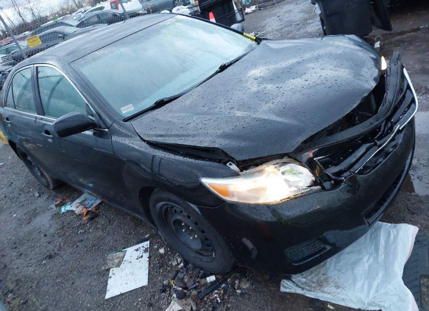2010 Toyota Camry LE (VIN 4T4BF3EK2AR041969) main photo