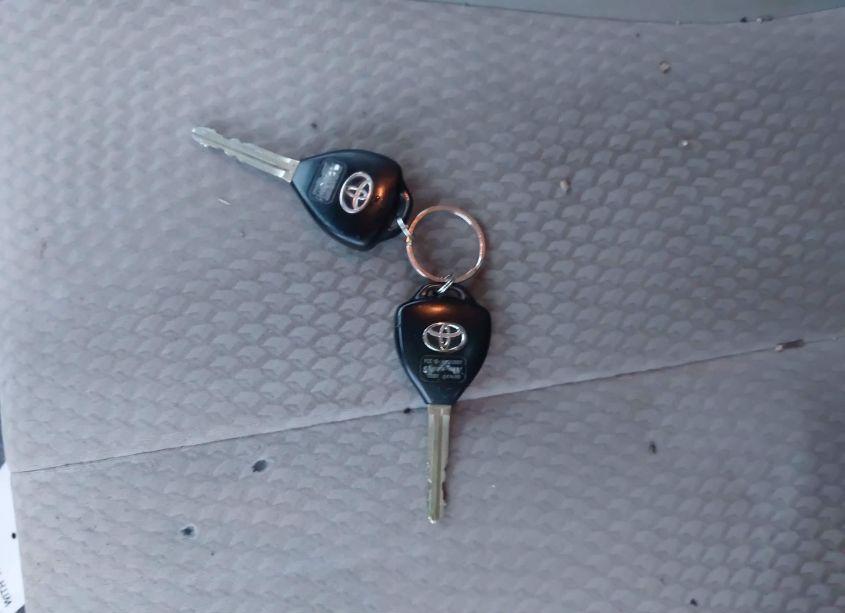 Photo 11 of 2010 Toyota Camry LE (VIN 4T4BF3EK2AR041969)