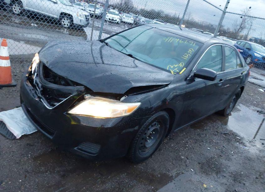 Photo 2 of 2010 Toyota Camry LE (VIN 4T4BF3EK2AR041969)