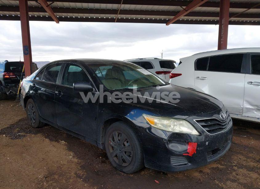 2010 Toyota Camry LE (VIN 4T4BF3EK2AR042975) main photo