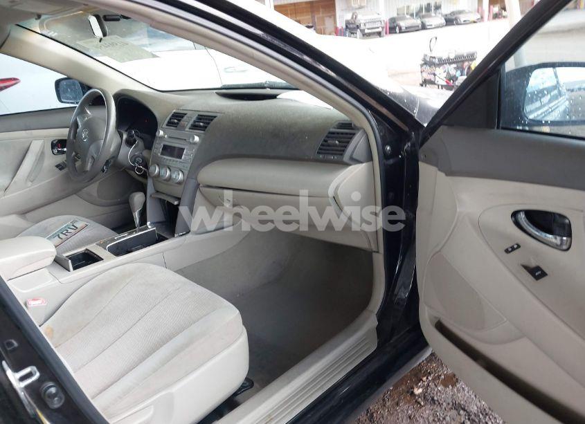 Photo 5 of 2010 Toyota Camry LE (VIN 4T4BF3EK2AR042975)