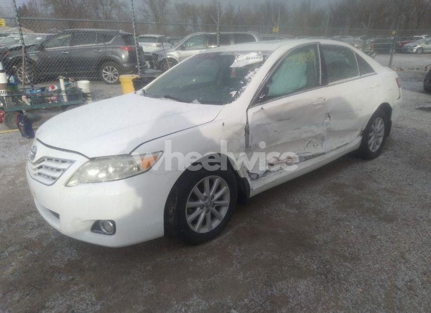Photo 2 of 2010 Toyota Camry XLE (VIN 4T4BF3EK2AR045312)