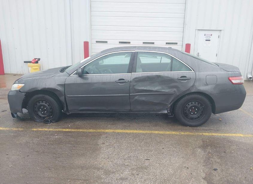 Photo 15 of 2010 Toyota Camry LE (VIN 4T4BF3EK2AR080769)