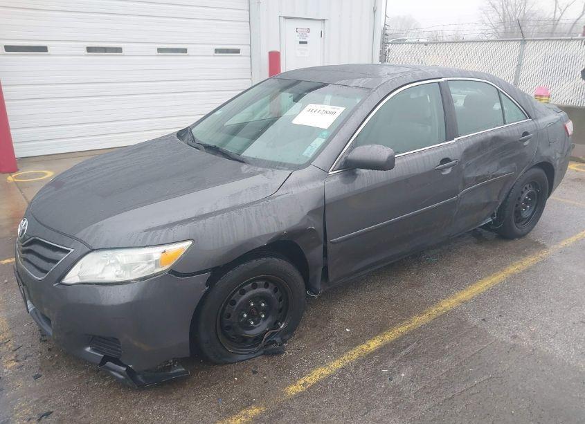 Photo 2 of 2010 Toyota Camry LE (VIN 4T4BF3EK2AR080769)