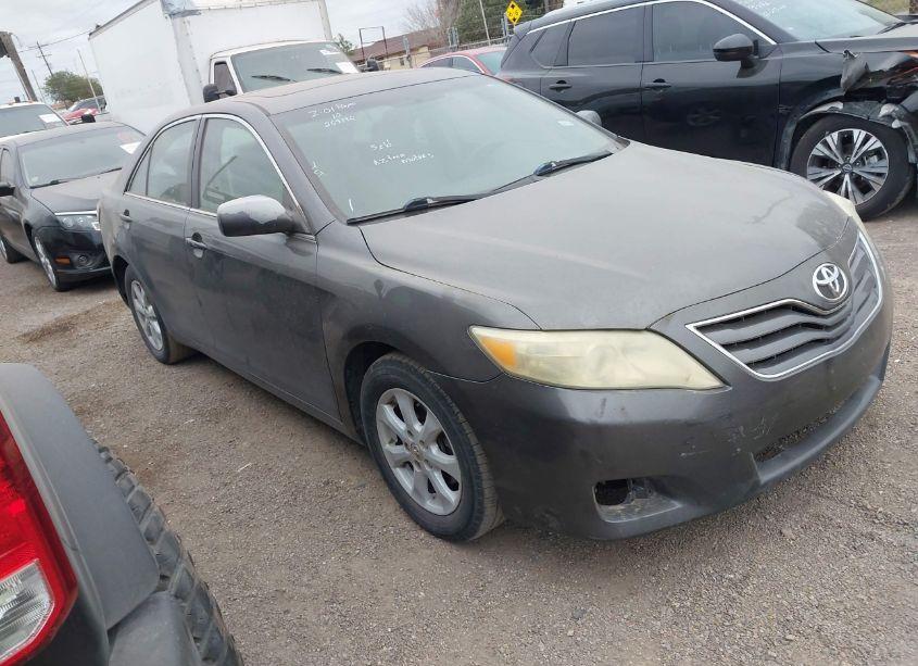 2010 Toyota Camry LE (VIN 4T4BF3EK2AR082196) main photo