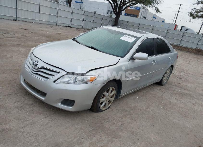 Photo 2 of 2011 Toyota Camry LE (VIN 4T4BF3EK2BR094706)