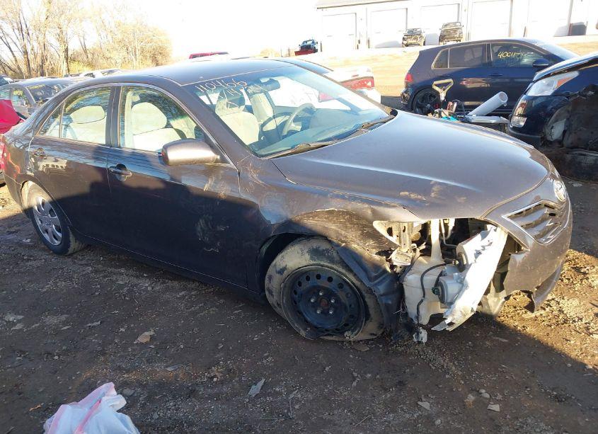 2011 Toyota Camry LE (VIN 4T4BF3EK2BR095984) main photo
