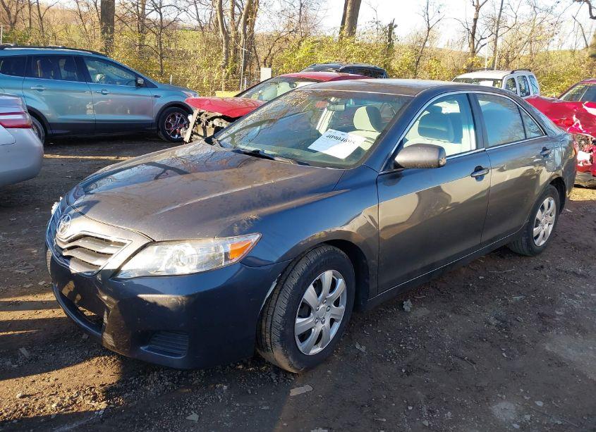 Photo 2 of 2011 Toyota Camry LE (VIN 4T4BF3EK2BR095984)