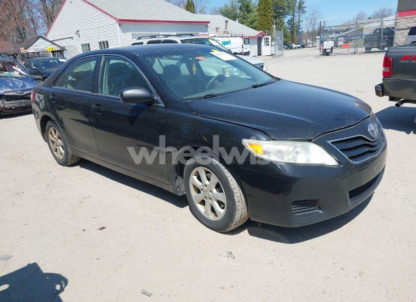 2011 Toyota Camry LE (VIN 4T4BF3EK2BR113027) main photo