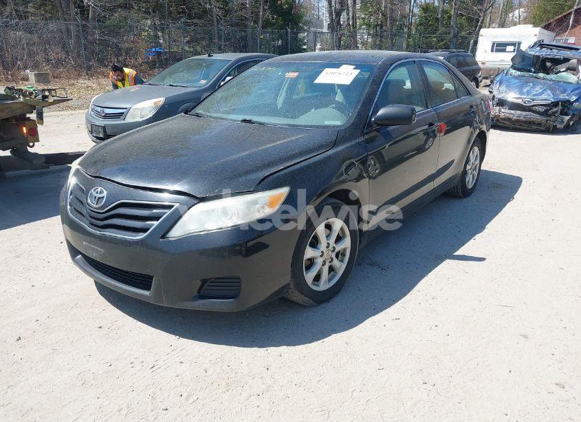 Photo 2 of 2011 Toyota Camry LE (VIN 4T4BF3EK2BR113027)