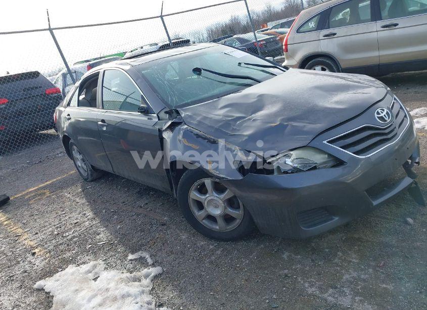 2011 Toyota Camry LE (VIN 4T4BF3EK2BR117031) main photo
