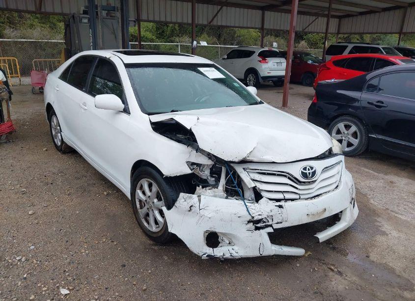 2011 Toyota Camry LE (VIN 4T4BF3EK2BR135271) main photo