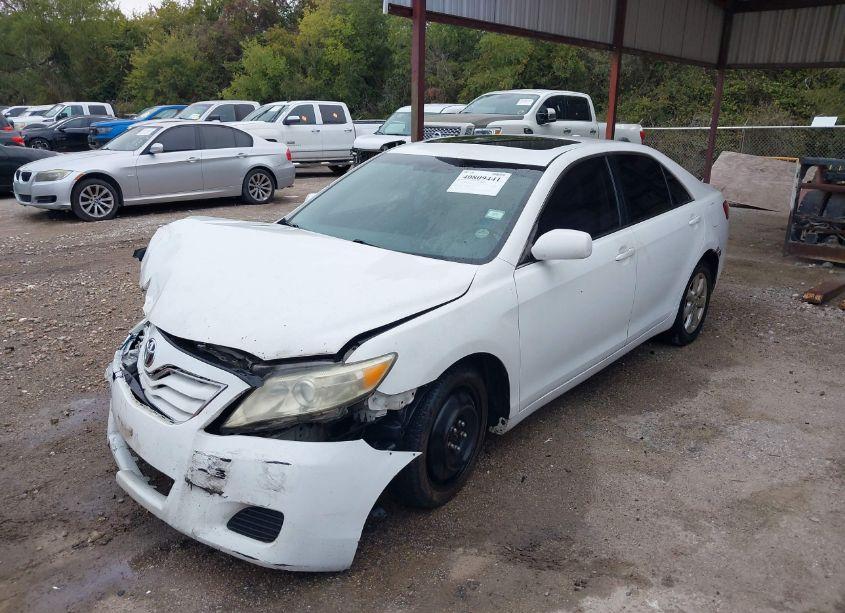 Photo 2 of 2011 Toyota Camry LE (VIN 4T4BF3EK2BR135271)