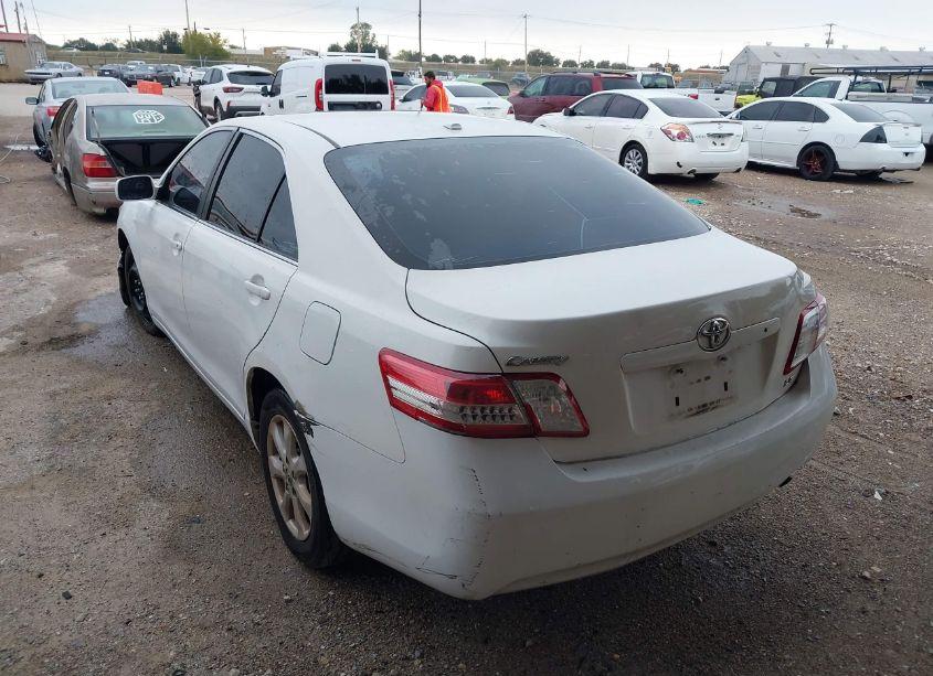 Photo 3 of 2011 Toyota Camry LE (VIN 4T4BF3EK2BR135271)