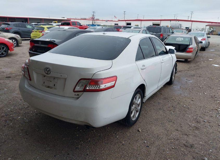 Photo 4 of 2011 Toyota Camry LE (VIN 4T4BF3EK2BR135271)