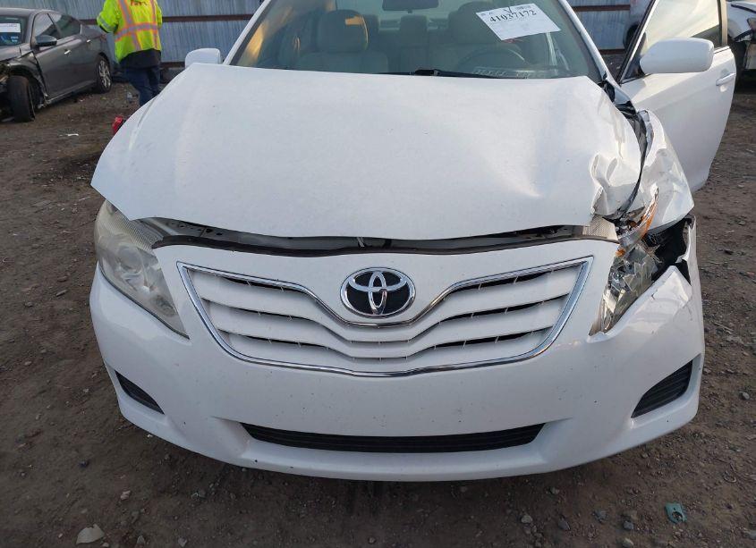 Photo 12 of 2011 Toyota Camry LE (VIN 4T4BF3EK2BR144231)