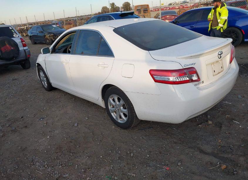 Photo 3 of 2011 Toyota Camry LE (VIN 4T4BF3EK2BR144231)