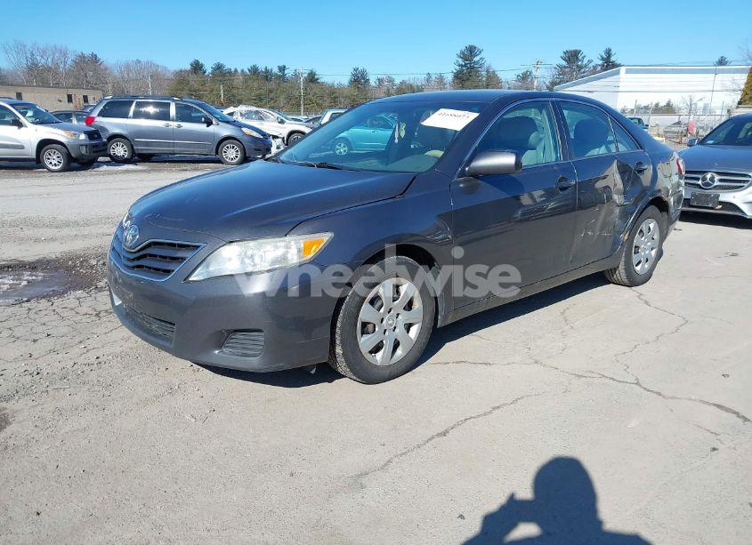 Photo 2 of 2011 Toyota Camry LE (VIN 4T4BF3EK2BR145556)