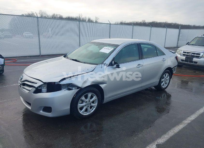 Photo 2 of 2011 Toyota Camry LE (VIN 4T4BF3EK2BR148277)