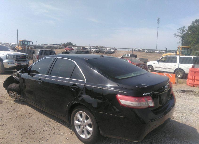 Photo 3 of 2011 Toyota Camry LE (VIN 4T4BF3EK2BR149364)