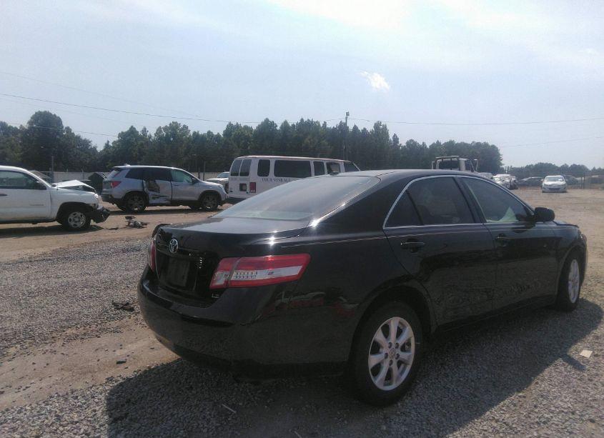 Photo 4 of 2011 Toyota Camry LE (VIN 4T4BF3EK2BR149364)