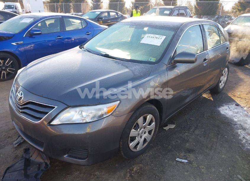 Photo 2 of 2011 Toyota Camry LE (VIN 4T4BF3EK2BR174166)
